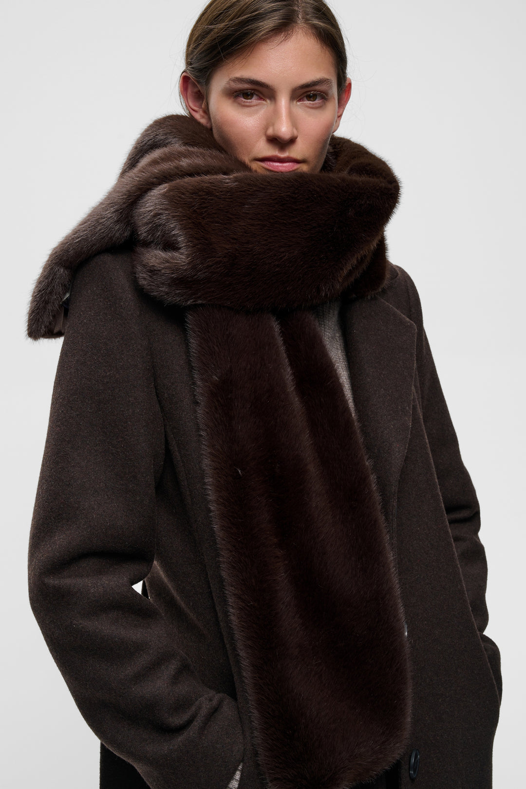 Zabelle scarf in soft, voluminous faux fur 