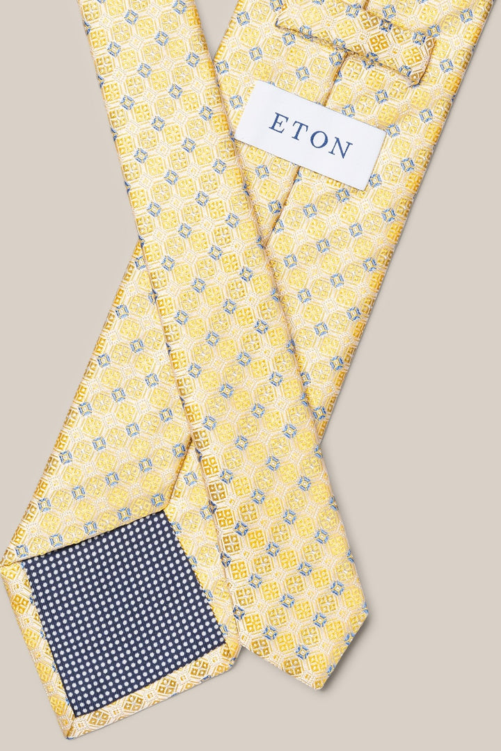 Silk tie with patterns