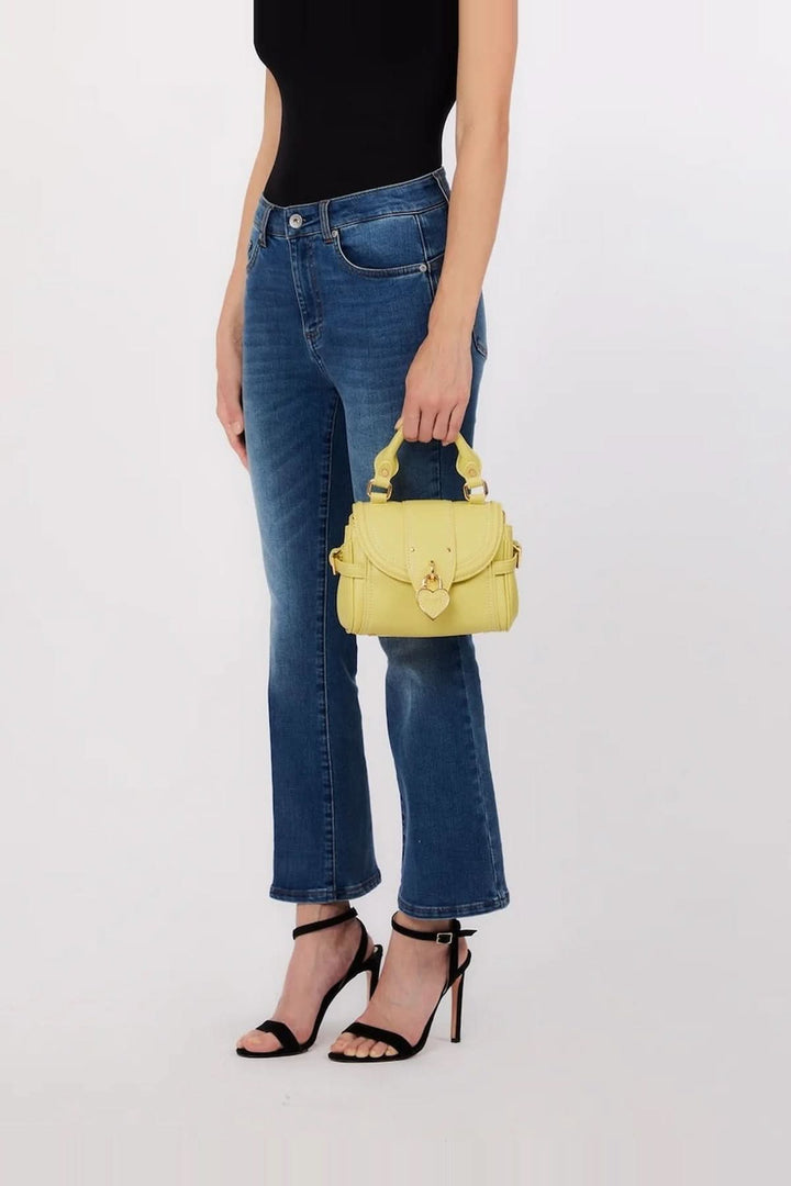 Sac à main structuré avec breloque cœur