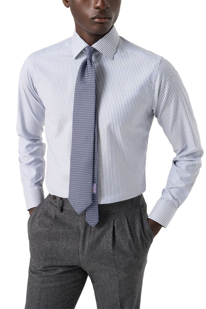 Chemise lignée élégante et intemporelle