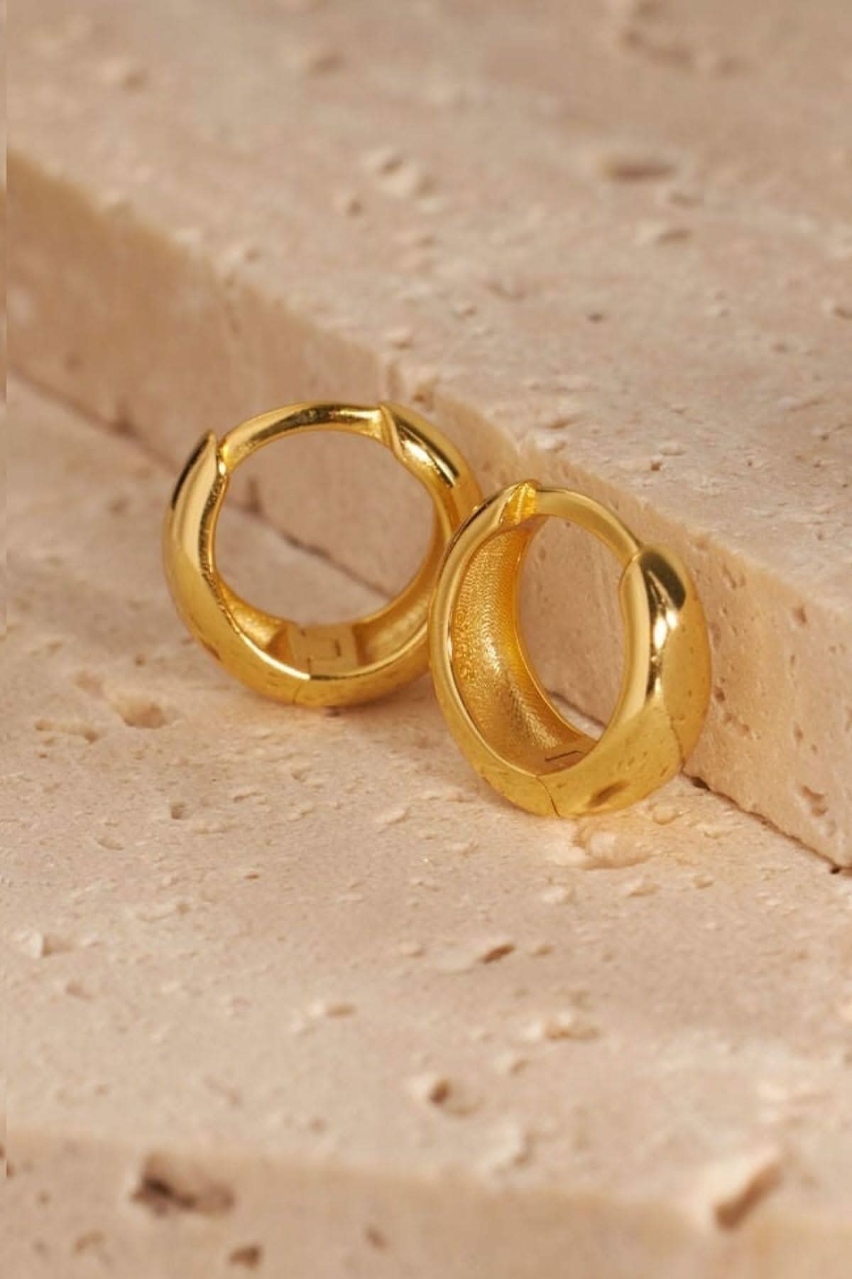Boucles d'oreilles Capri Huggie The Perfect Hoop 