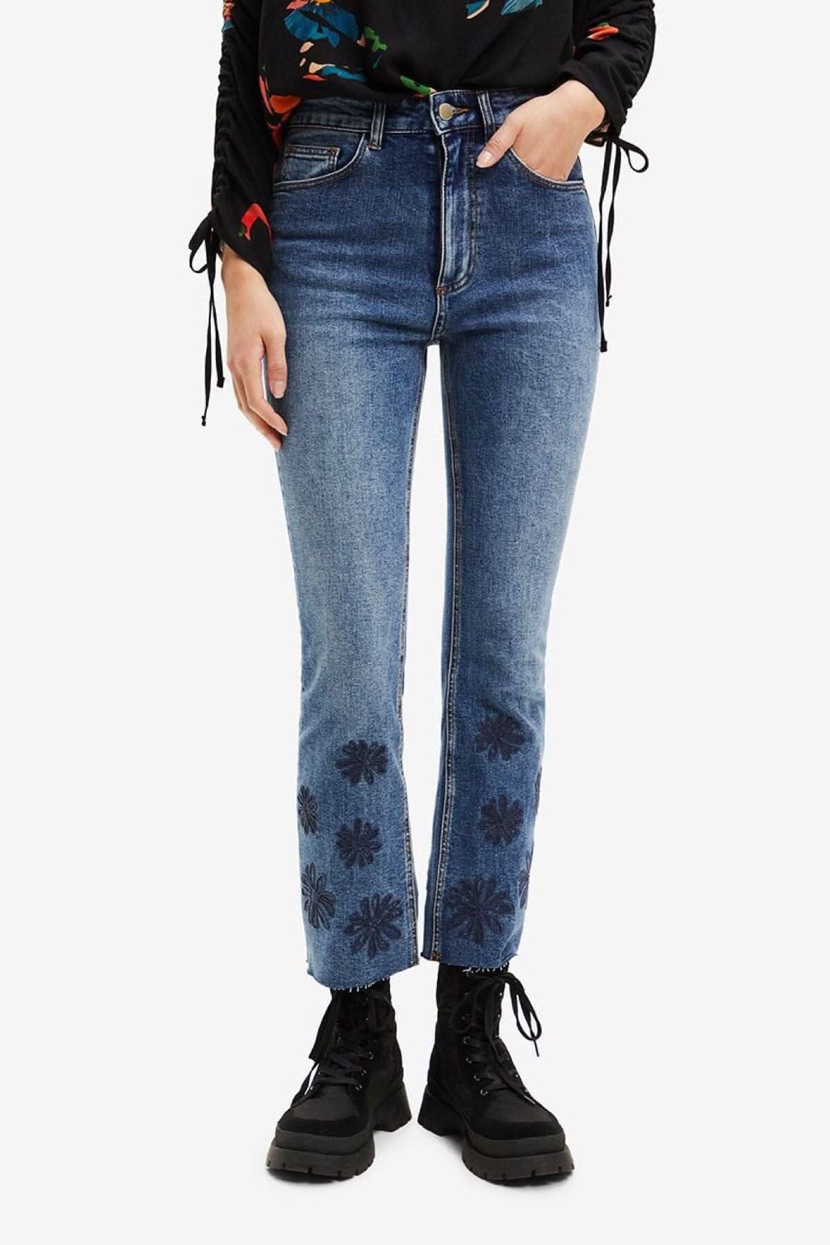 Jean avec motifs de fleurs Desigual 34 BLEU 