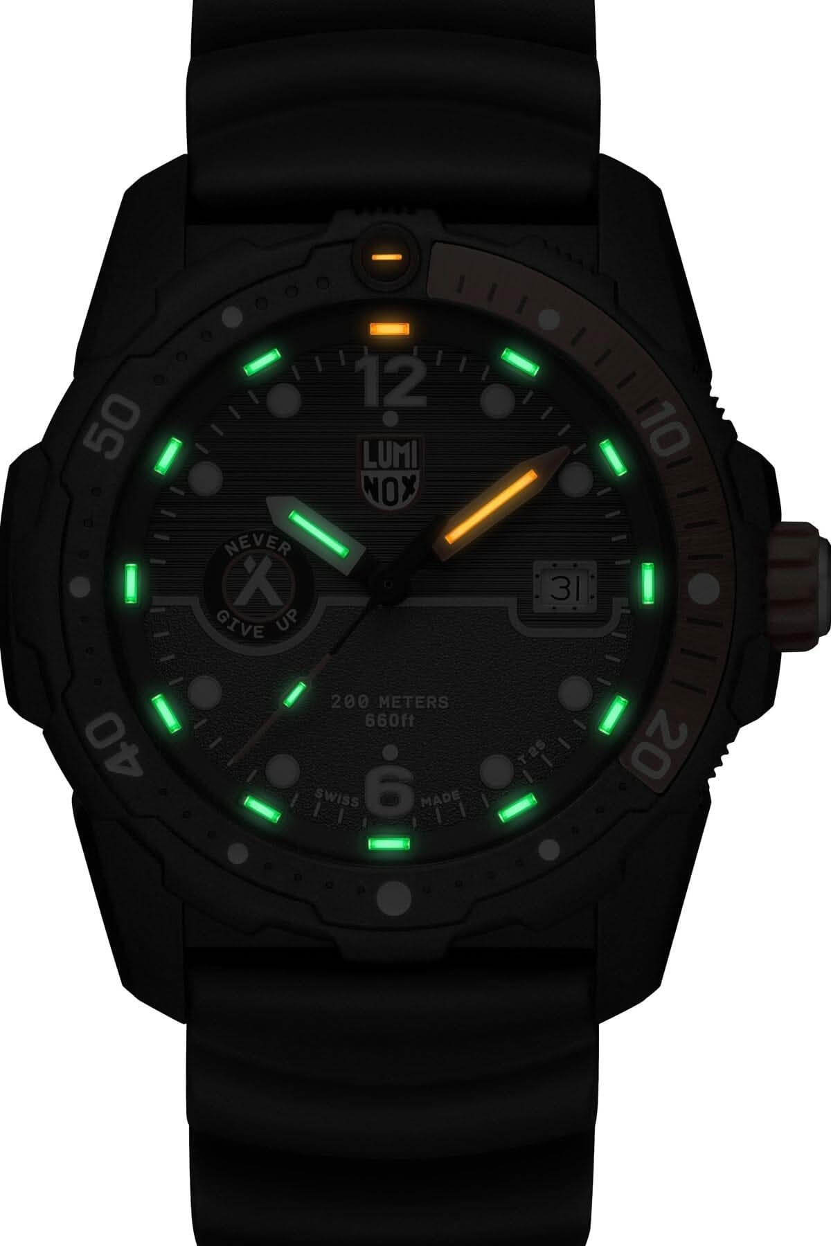 Montre Bear Grylls 3729 Luminox 
