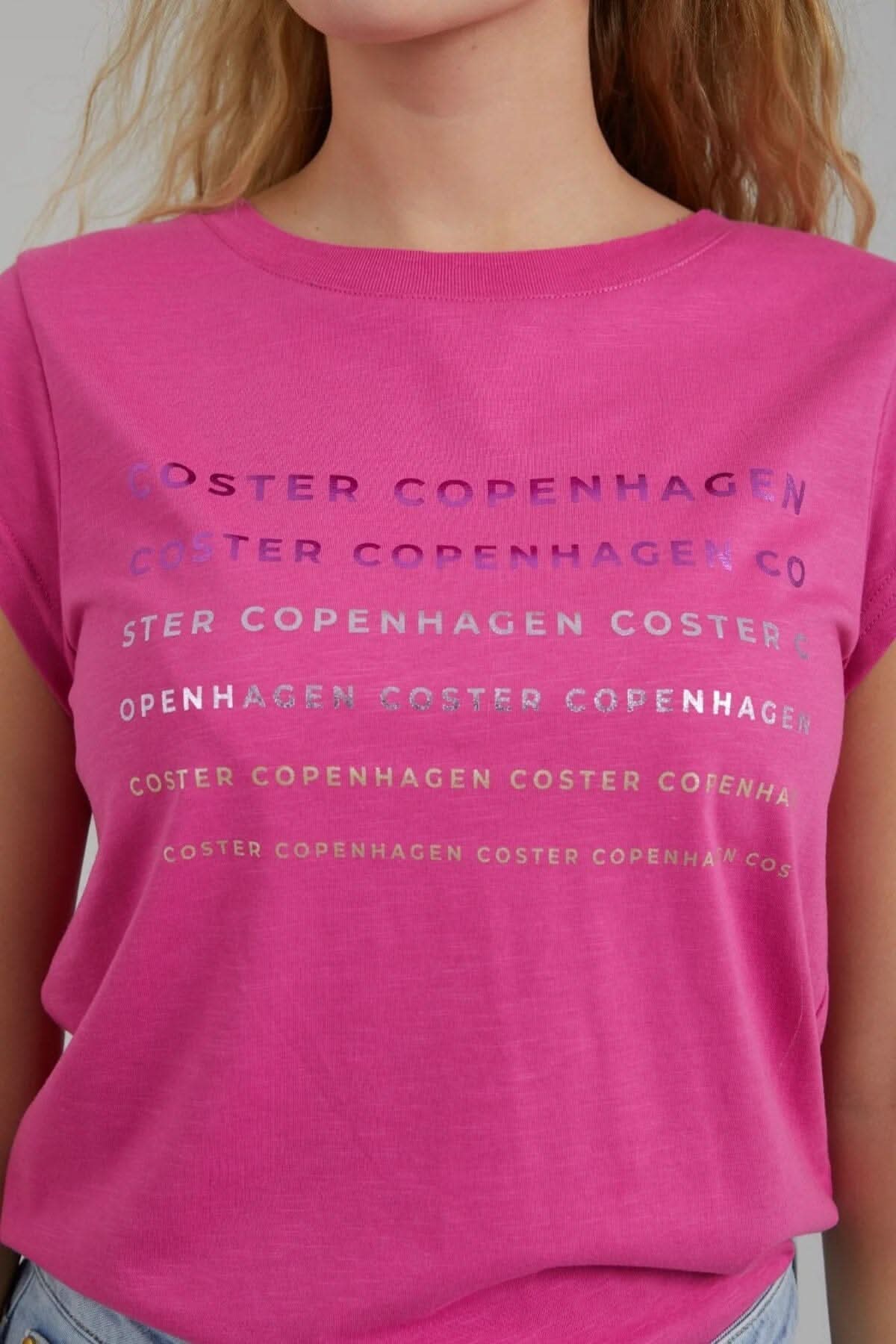 T-shirt avec un logo en feuilles d'aluminium coster 